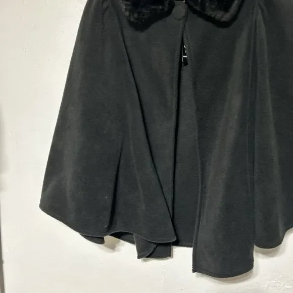 East 5th Black Shawl NWT $55 Poncho Faux Fur Womens Sweater - Picture 4 of 13